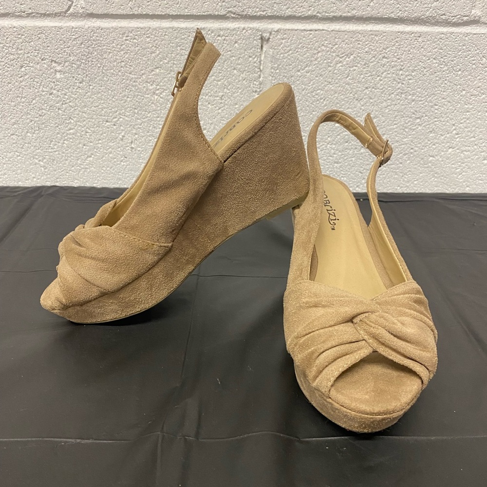 Women’s Cabrizi Sz 6M Suede Heels